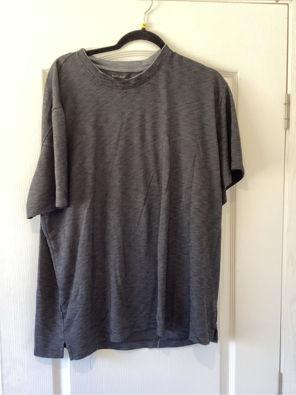 Van Heusen Men's Charcoal Gray Short Sleeve Crew Tee 2XL EUC